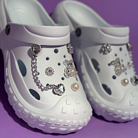 Новинки сабо зі стразами: блиск і комфорт від Jose Amorales