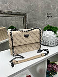 Стильна маленька сумка жіноча клатч на ланцюжку кремова сумочка через плече під бренд гесс, фото 4