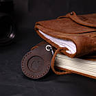 Надійний брелок-тримач для Apple AirTag із вінтажної шкіри GRANDE PELLE 11615 Коричневий, фото 7