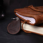 Надійний брелок-тримач для Apple AirTag із вінтажної шкіри GRANDE PELLE 11615 Коричневий, фото 8