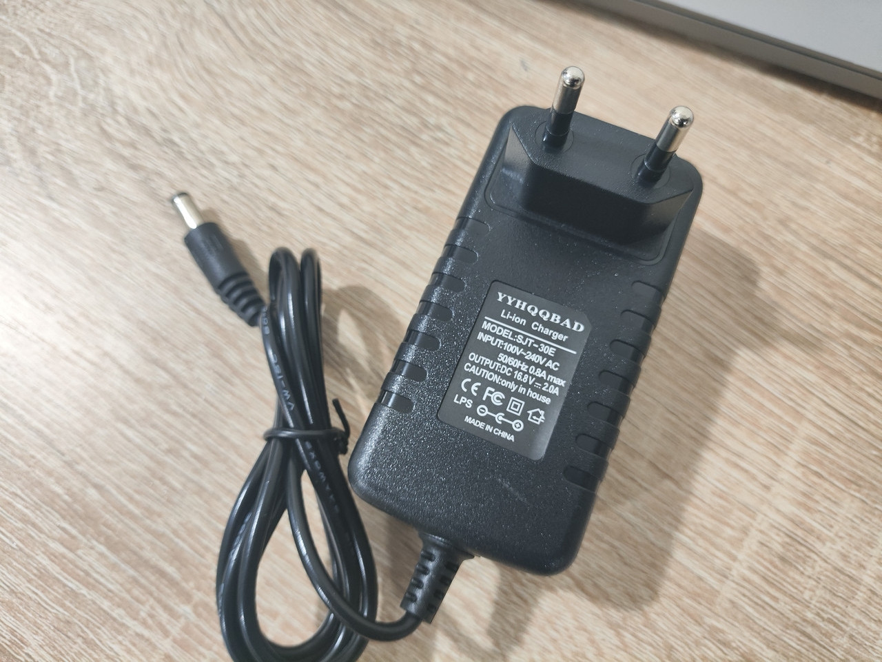 Зарядний пристрій для Li-ion, 16.8V 2A 4S, 18650 charger
