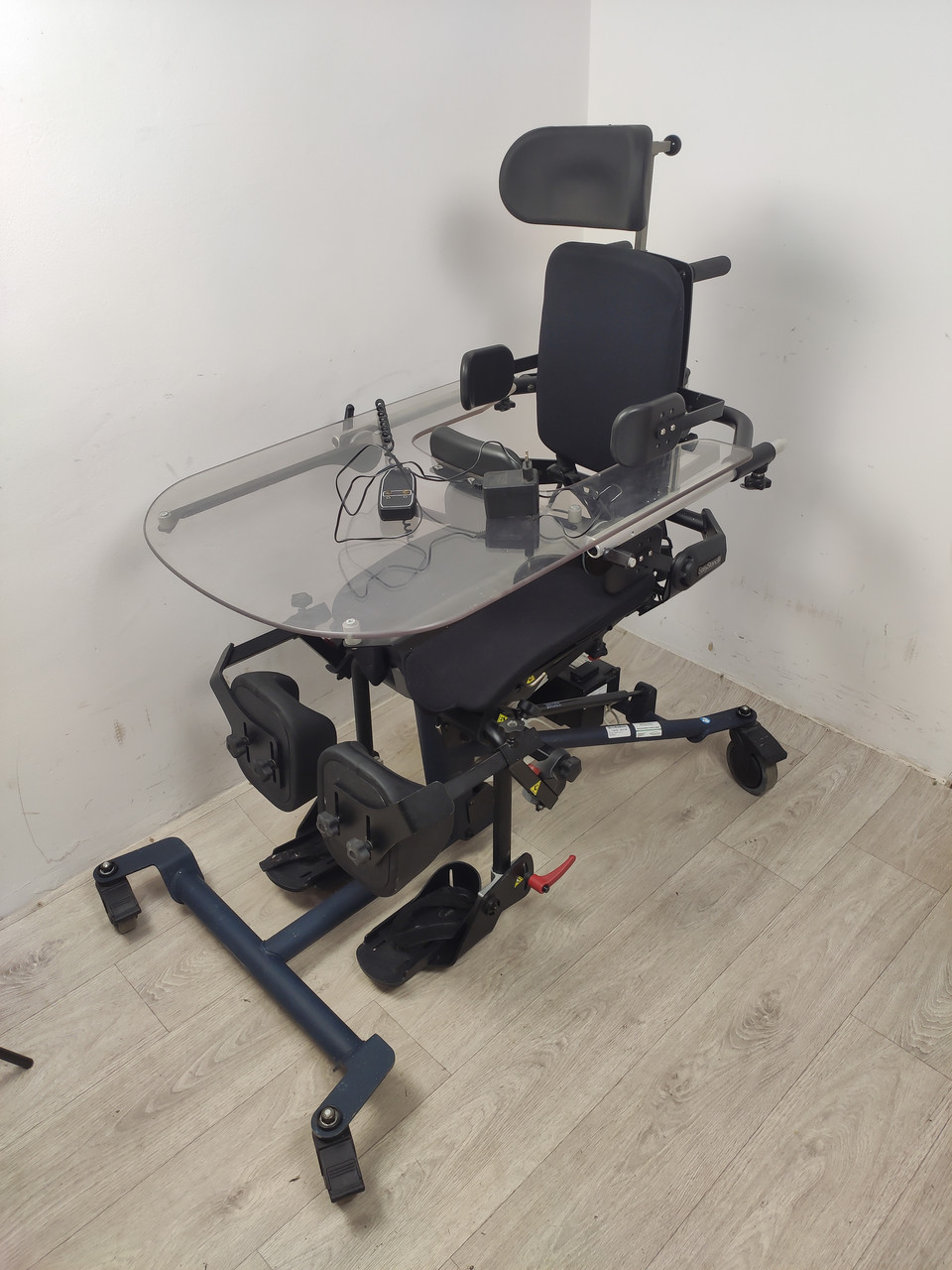 Вертикалізатор з електроприводом EasyStand Bantam Medium б/в