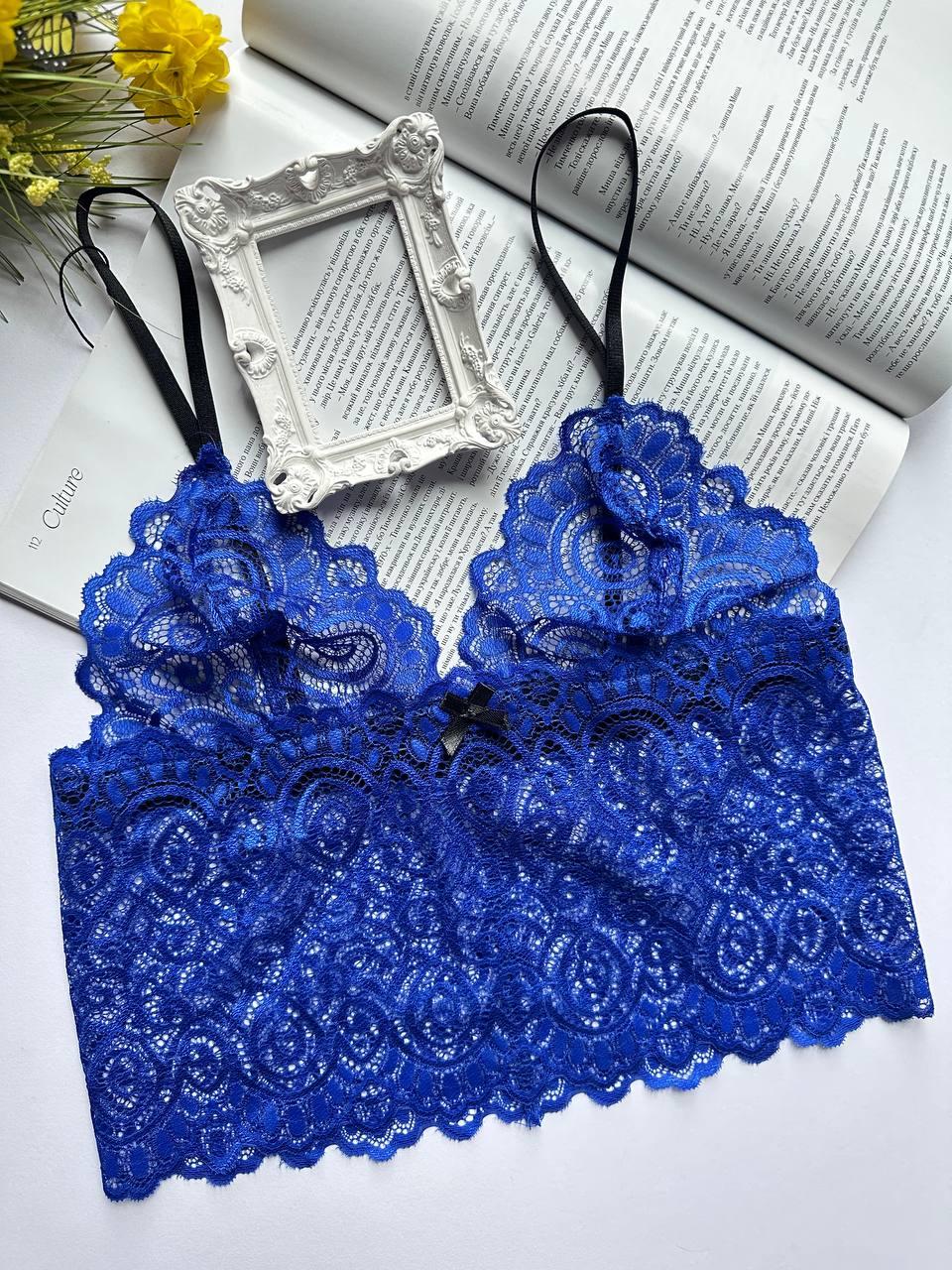 Мереживний бюстгальтер-бралет, спідня білизна.