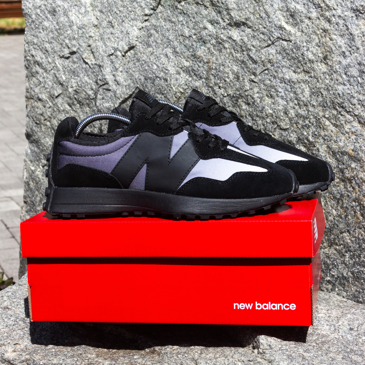 РОЗПРОДАЖ Чоловічі кросівки New Balance 327 у чорному кольорі