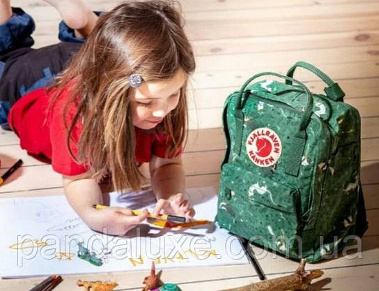 Рюкзак маленький канкен Fjallraven Kanken Mini 7л зелений з єнотами, фото 5