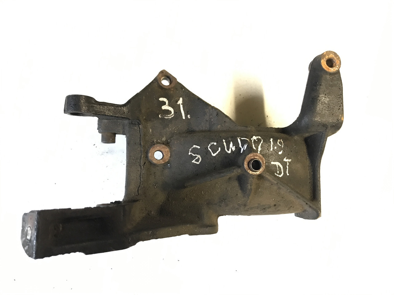 Кронштейн кріплення генератора Fiat Scudo Peugeot Expert Citroen Jumpy 1.9D 256728 No31 є дифект, фото 1