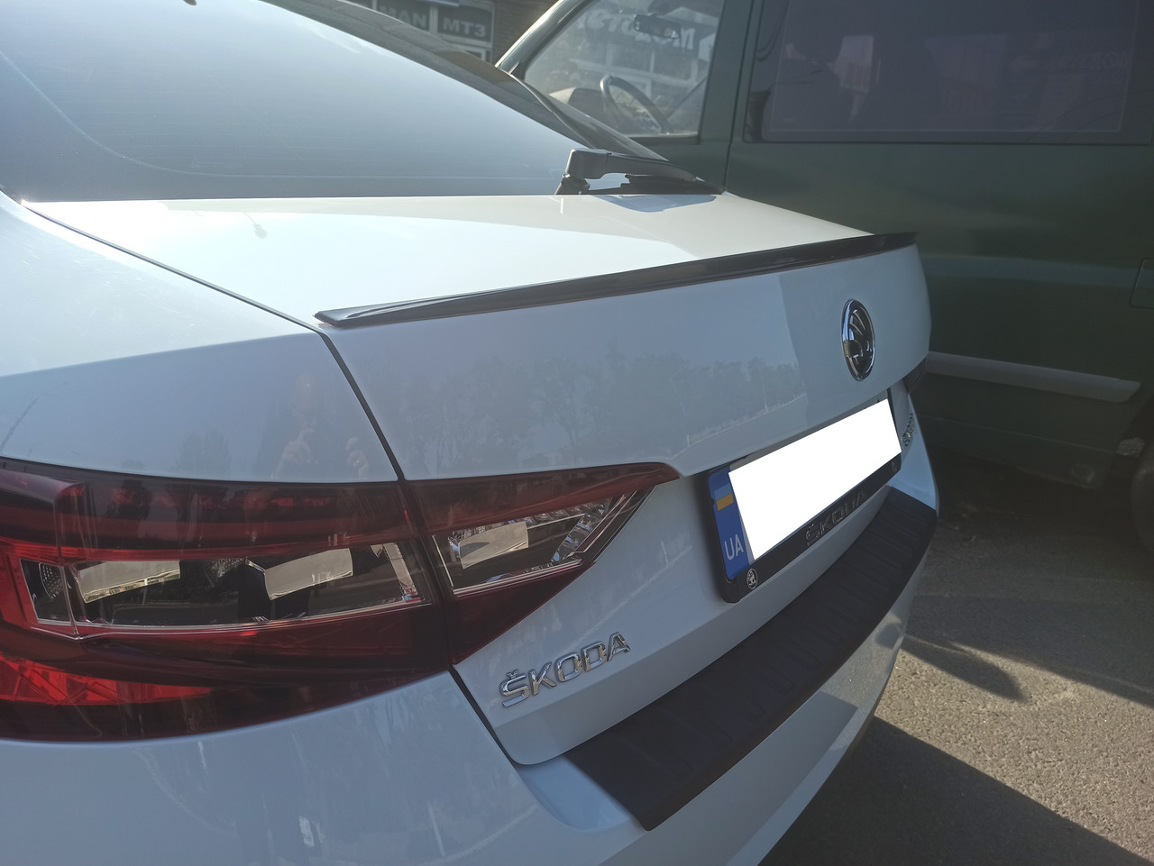 Skoda Superb 2015 - Lip-спойлер на багажник чорний ABS пластик