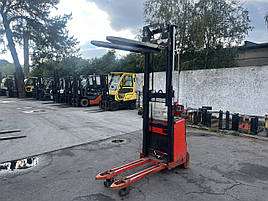 Самохідний електро штабелер Linde L12