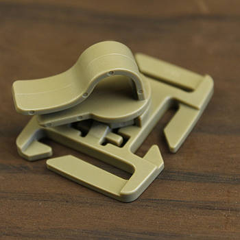 Пряжка для гідратора на систему MOLLE Coyote