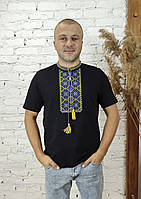 Футболки вишиванки чорного кольору вишиті жовто блакитним хрестиком