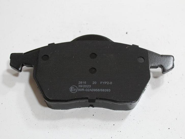 Колодки передні гальмівні VW PASSAT B5.5 VARIANT (3B6) 1.9 2000.09-2005.08, AUDI 100 C4 ЛІФТБЕК (4A2) 2.3
