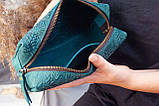 Велика шкіряна косметичка з тисненням Карпати кольору Морської хвилі, фото 3