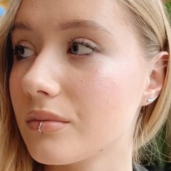 Сережки кафи — стильний багатогранний образ на кілька років вперед