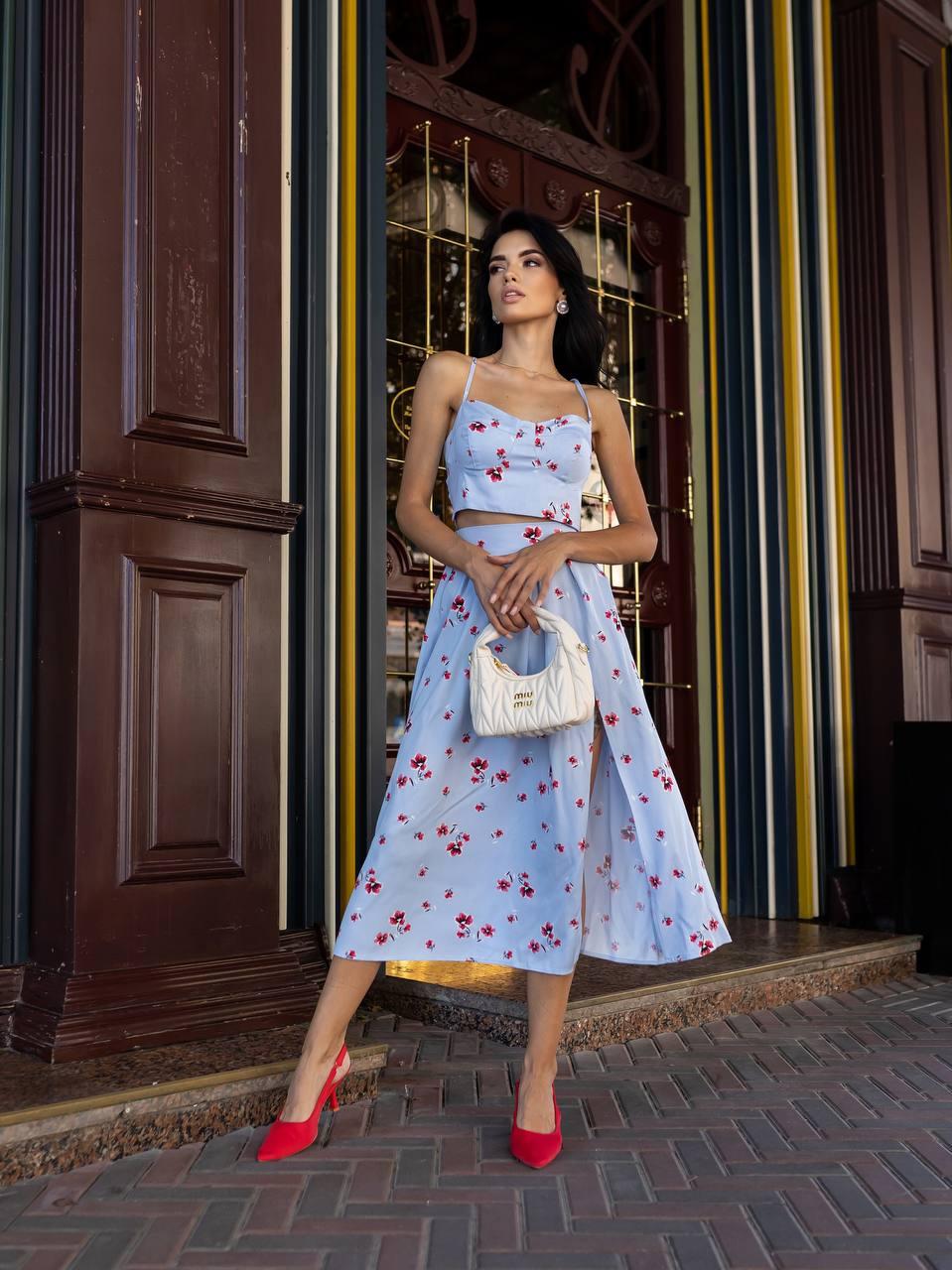 Літній костюм спідниця міді з розрізом і топ на бретелях з іммітацією чашок (р. 42-48) 4KO3822, фото 1