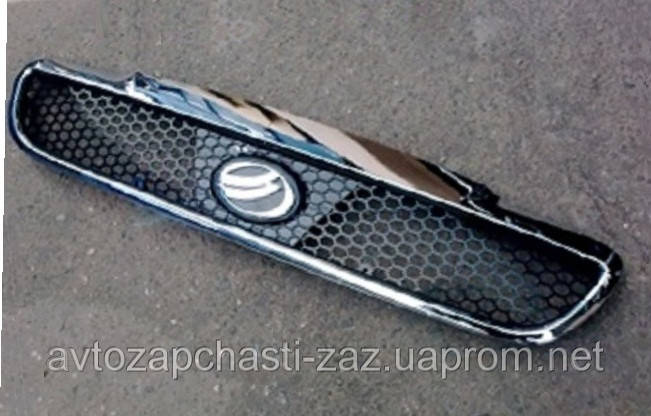 Решетка радиатора в сборе на ZAZ LANOS. В наличии оригинал