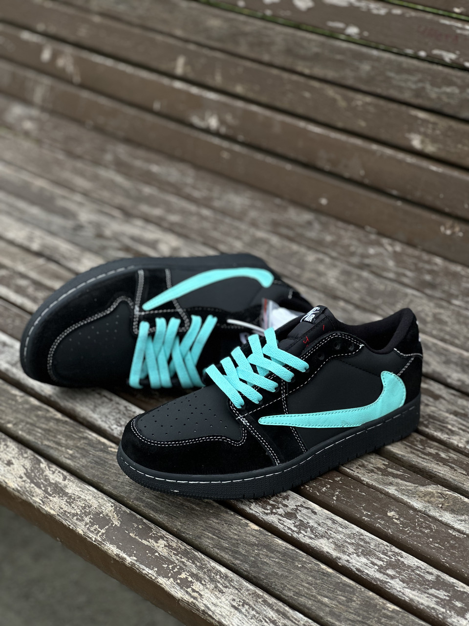 Nike Air Jordan Low Travis Scott’s x Tiffany