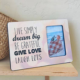 Фоторамка інтерєрна для фото 10х15 см Live simply - оригінал