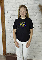 Жіноча футболка чорного кольору вишивка Тризуб волошка