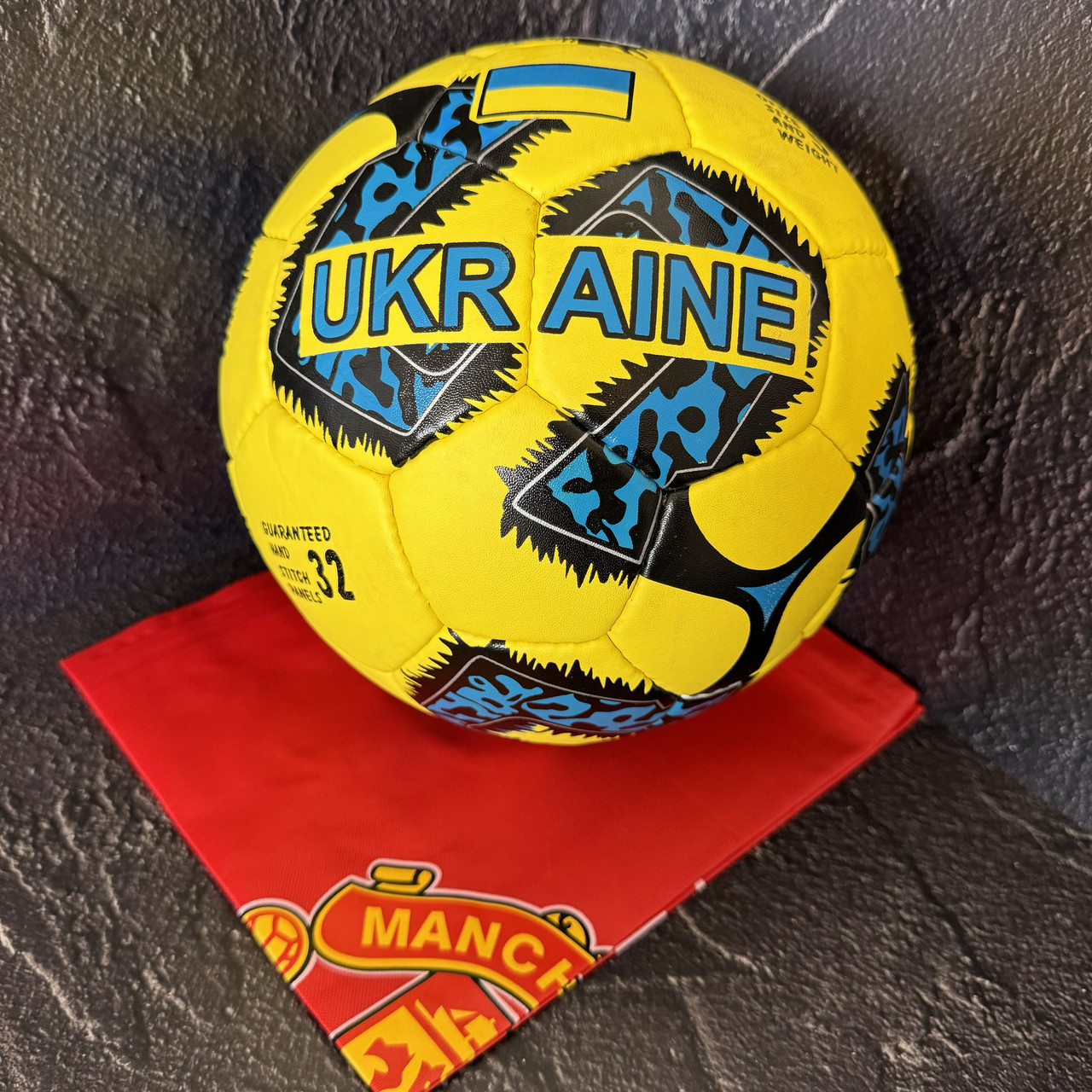 М'яч футбольний UKRAINE BALLONSTAR розмір 5 FB-7986