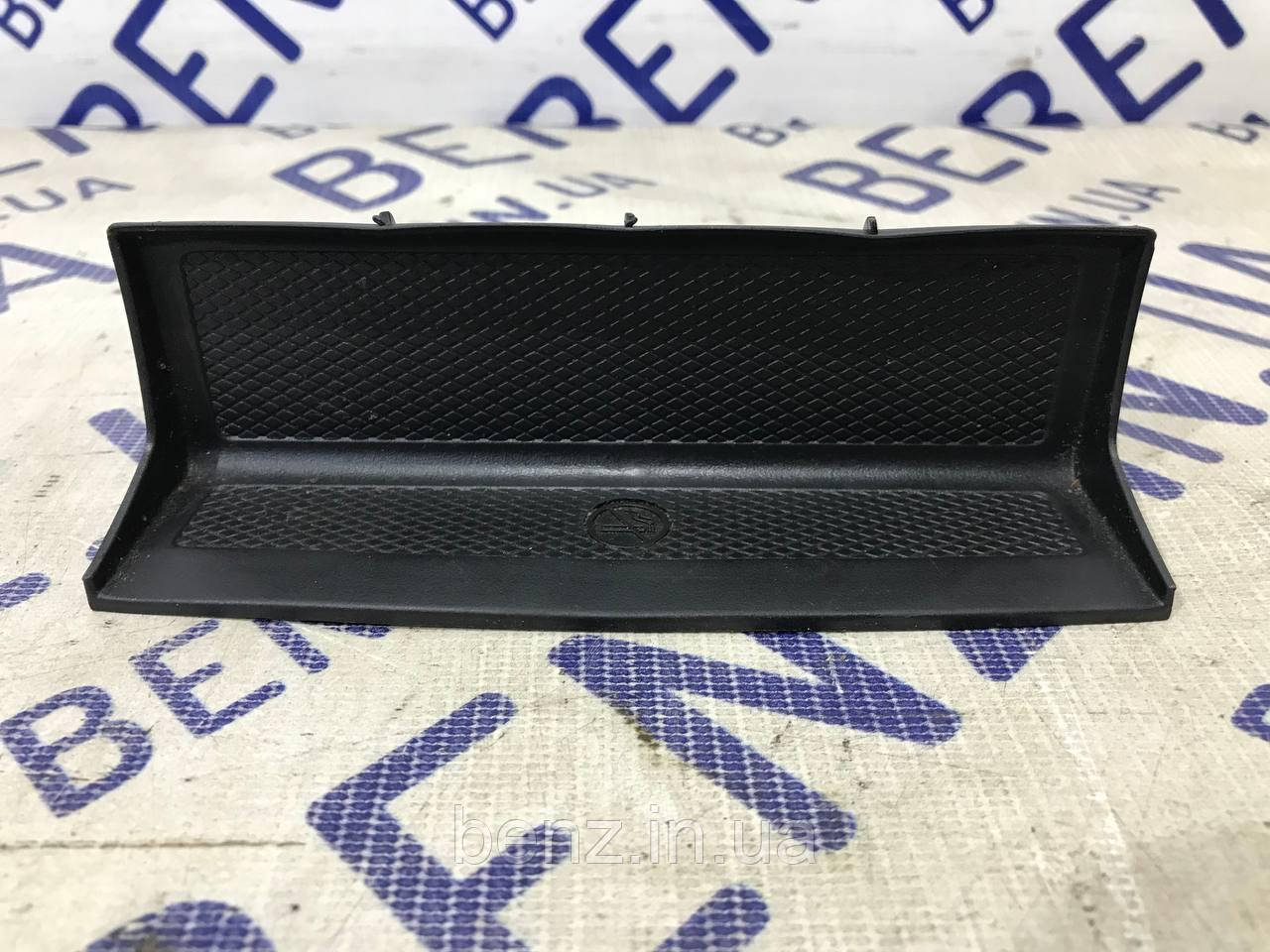 Килимок бардачка підлокітника Mercedes W164, W251, X164 A2516890096, фото 1