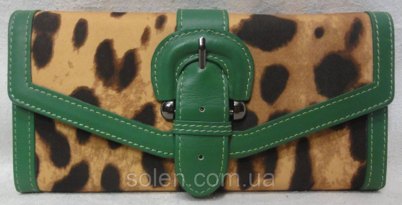 Стильний жіночий гаманець. зелений