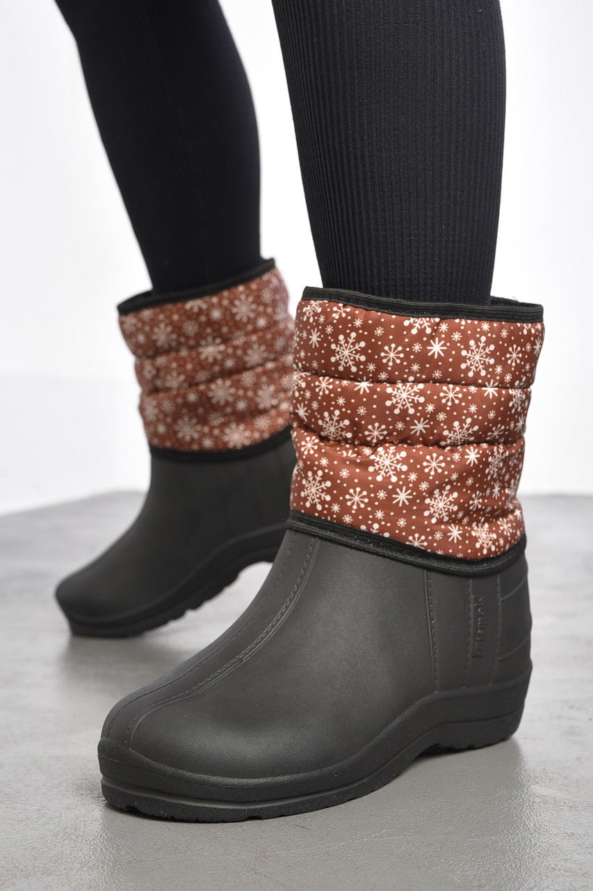 Дутики жіночі на хутрі коричневого кольору з сніжинками 185429T Безкоштовна доставка, фото 1