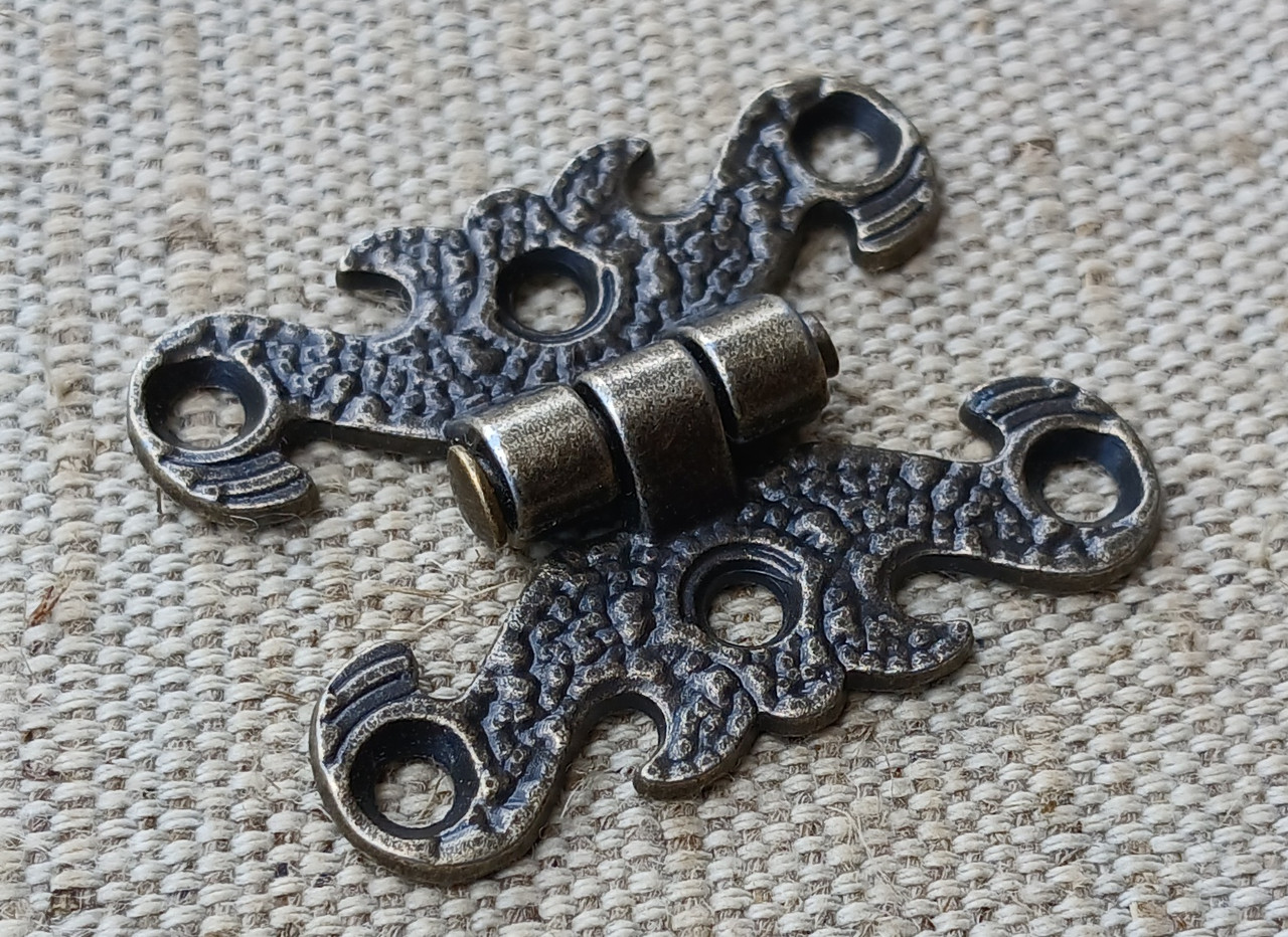 Петля фігурна. Колір "стара латунь" 40х32мм