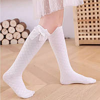 Гольфи білі бавовняні дитячі для школи. Ошатні заколінки для дівчинки з малюнком для школи