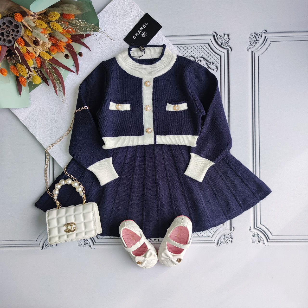В'язана сукня Шанель для дівчинки