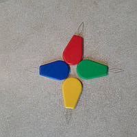 Нитковтягувач пластиковий