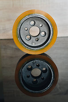 Ролик, що подає 140x35x50 мм для чотирибічного верстата покриття поліурентан кріплення під болти