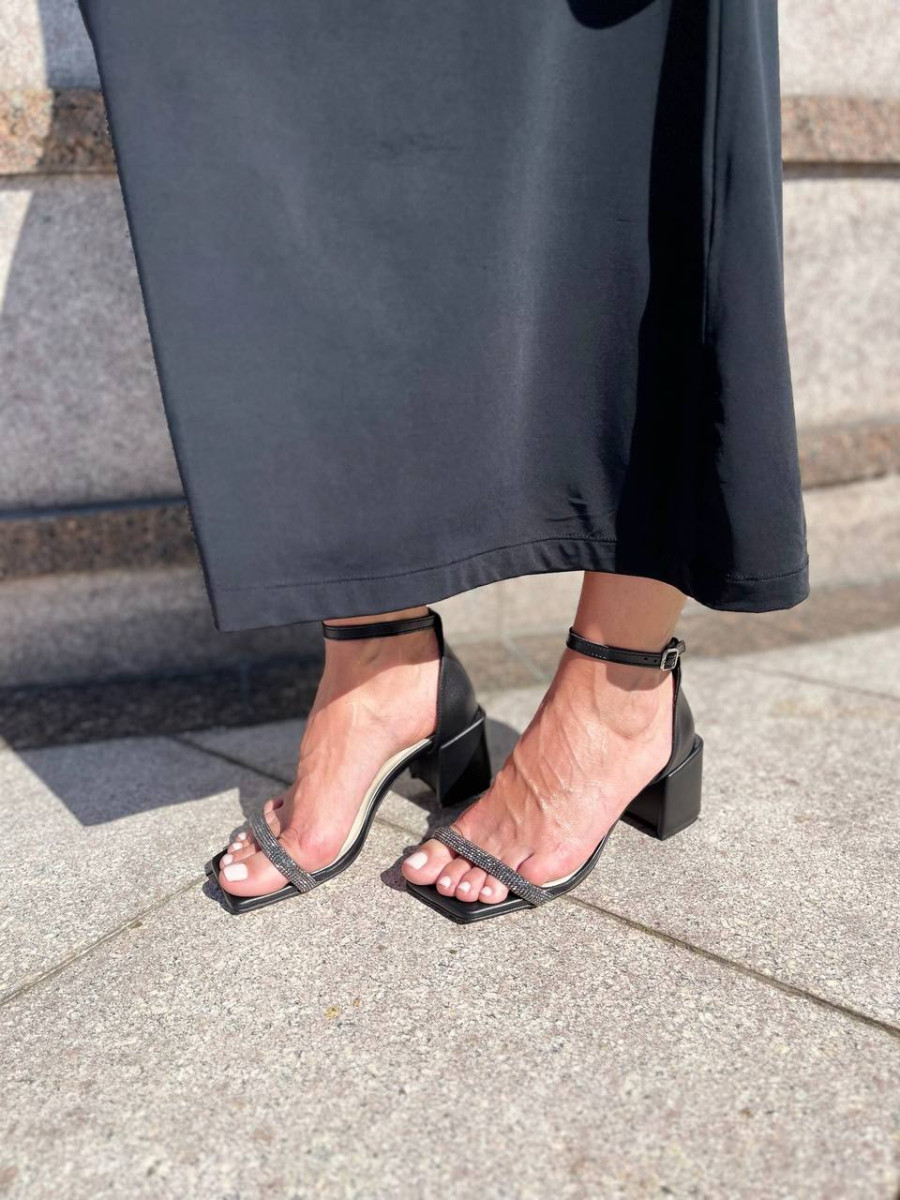 Босоніжки жіночі ShoesBand Чорний натуральна шкіра на підборах 39 (25 см) (S94501)
