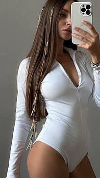 Жіноче боді з блискавкою