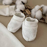 Чоловічок для хрещення "Арін" шапочка, пінетки велюр зріст 56 см (0 - 1 місяць) Betis Молочний, фото 4