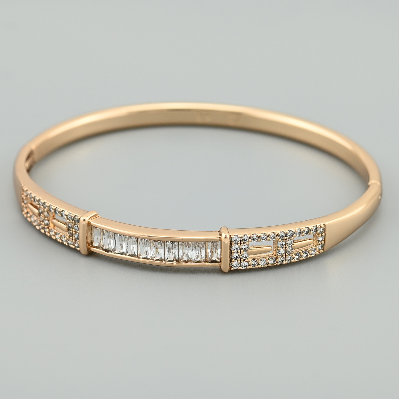 Жорсткий браслет Флоренс 45213 ширина 7 мм білі фіаніти позолота 18К довжина 15-18, фото 1