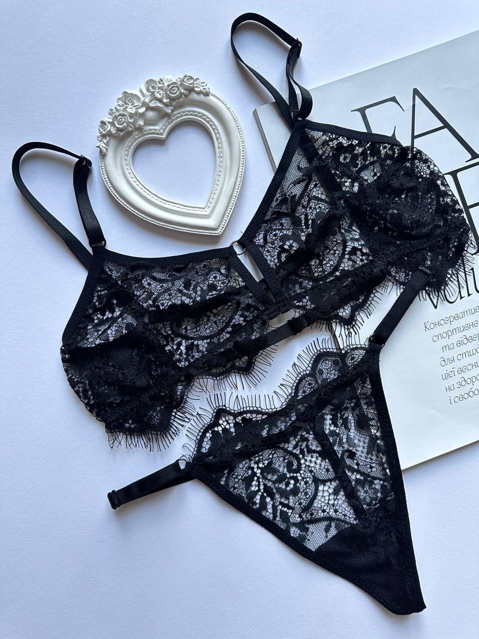 Прозорий комплект для нареченої, топ і трусики.