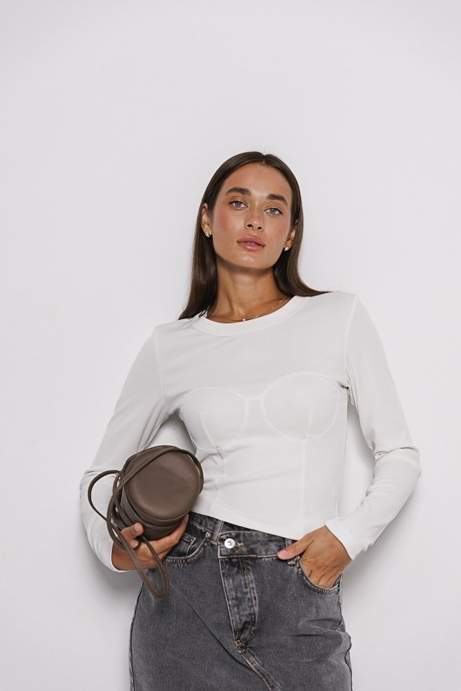 Жіночий лонгслів у рубчик із довгим рукавом із акцентними швами на грудях, фото 1