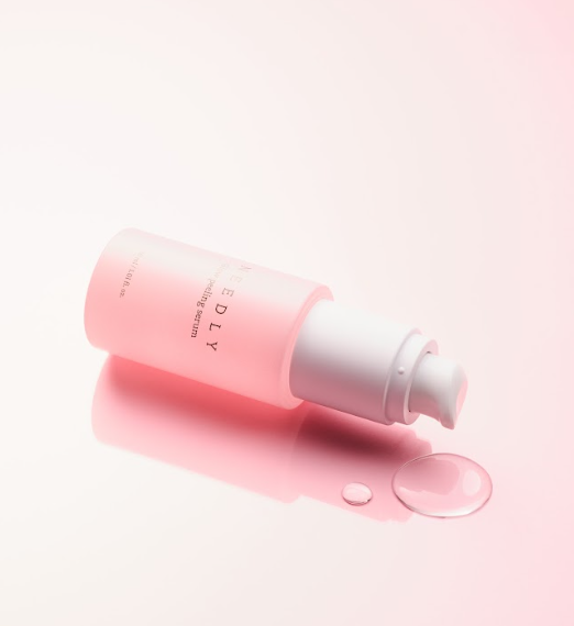 Needly Glow Peeling Serum з транексамовою кислотою Протизапальна просвітлювальна сироватка з бурштиновою та транексамовою кислотами Needly Glow Peeling Serum