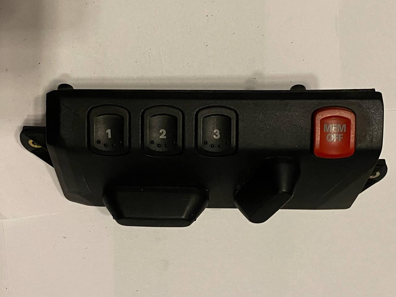 Кнопки Volkswagen 3B0 959 765 A / 3B0959765A / 03 4840 20 / 03484020, фото 1