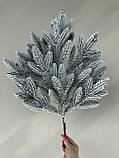 Гілка ялинки штучна Classic 60 см засніжена (упаковка 10 штук), фото 2