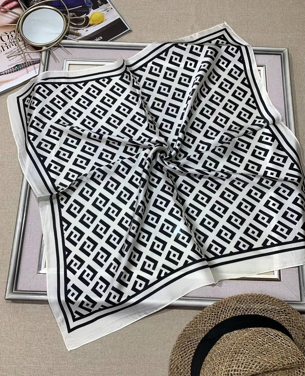 Шийна шовкова хустка Фенні 70*70 см біла