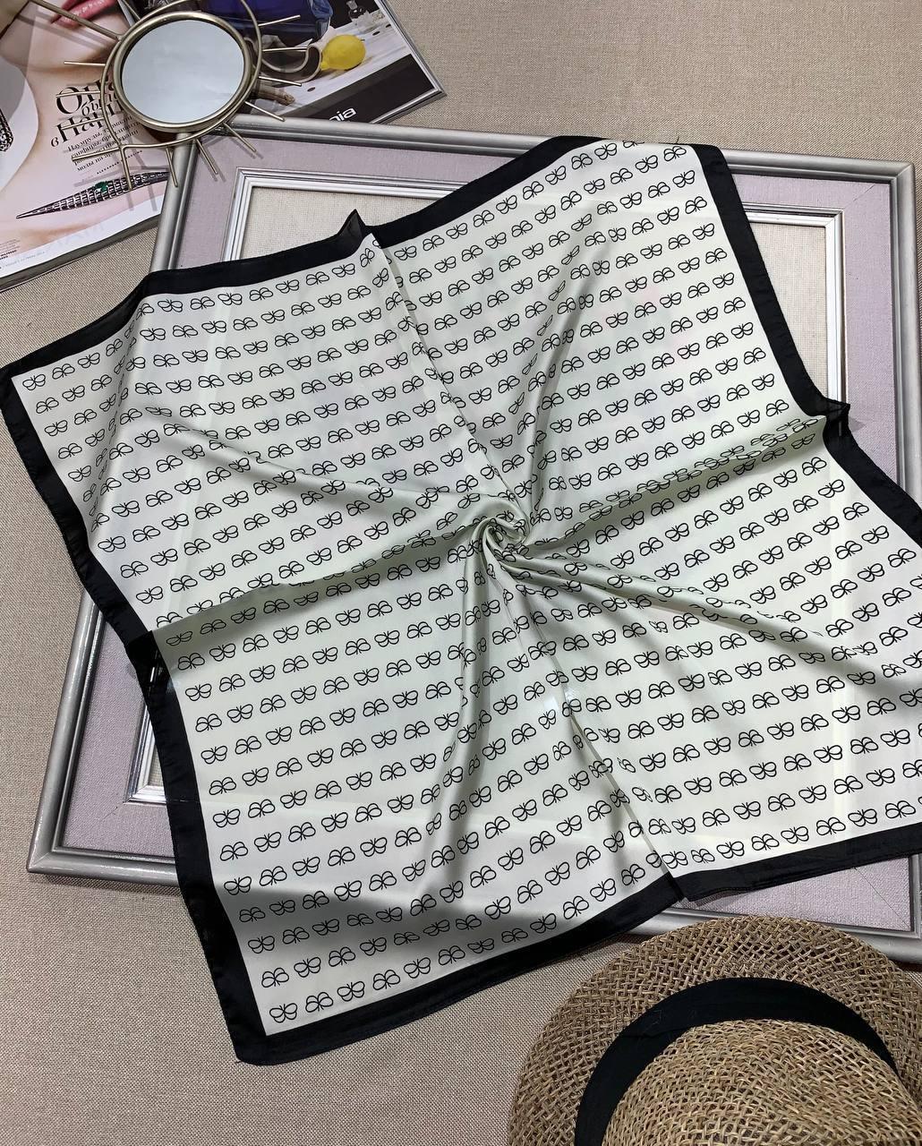 Шийна шовкова хустка Метелики 70*70 см біла