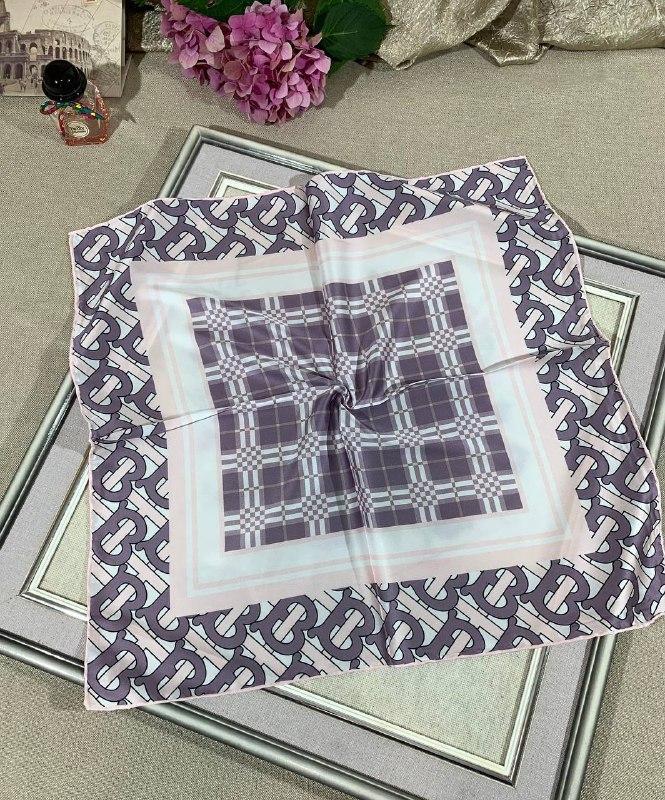 Невелика шовкова хустка Barbara 60*60 см пудрровий ручна обробка краю