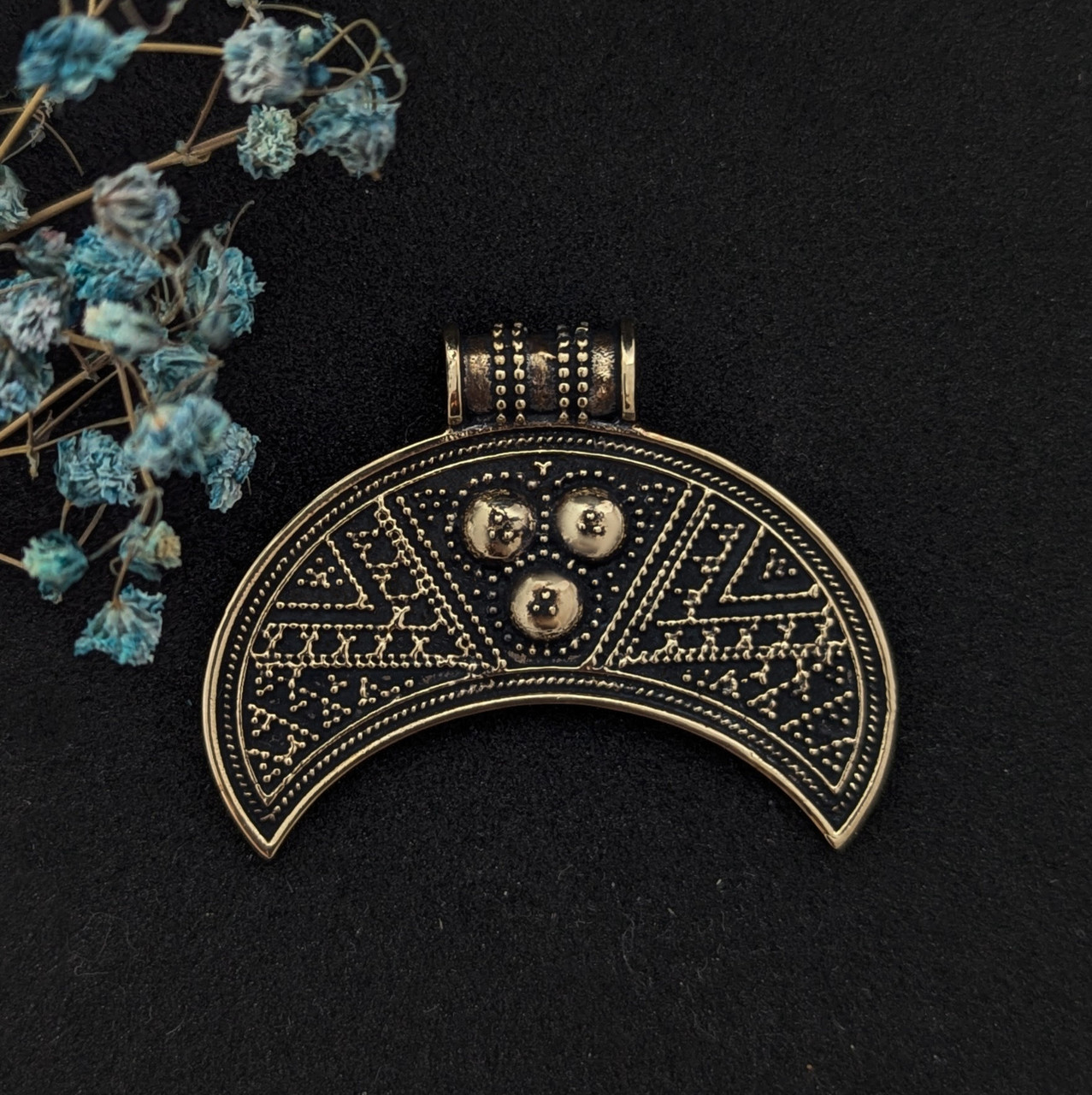 Луниця зерня середня, кулон