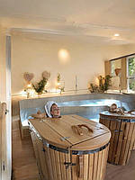 Wir bereiten für Sie neue Informationsvideos und Fotos zu unseren Phytofässern mit der Wirkung der Farbtherapie vor! Video