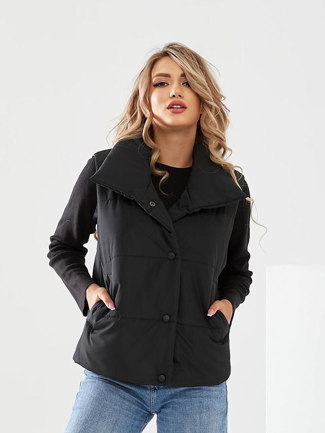 Гарна жіноча жилетка з якісної тканини плащівка наповнення синтепон 150 розміри норма та батад