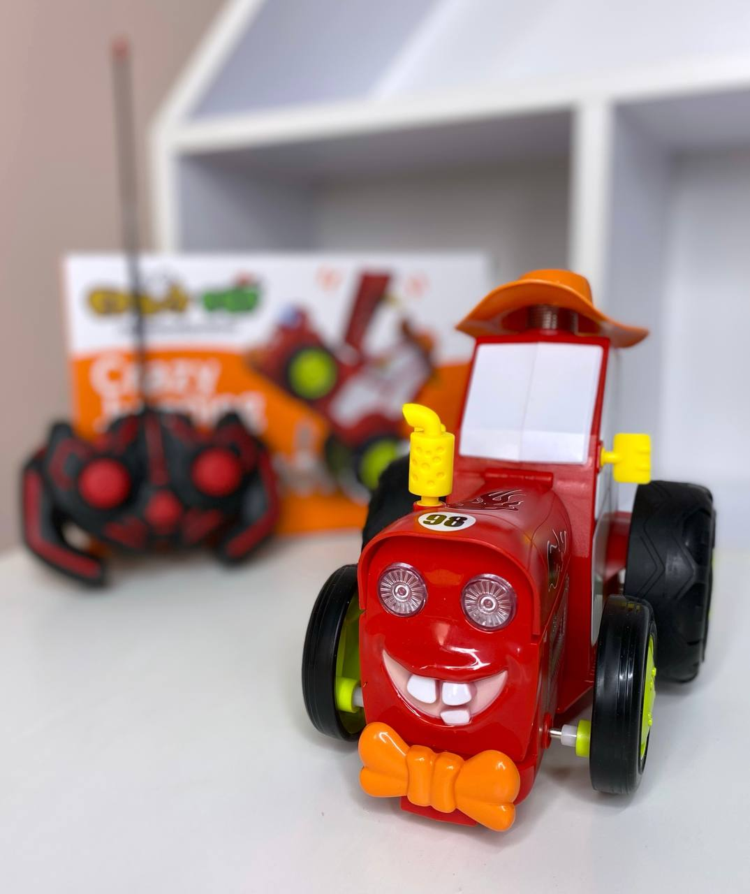 Дитячий музичний тракторець Crazy Jumping Car 2101А на радіо-керуванні "Шалений трактор" Червоний, фото 1