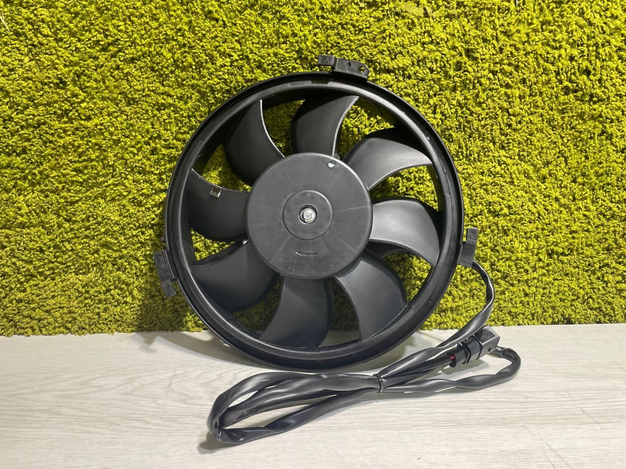 Вентилятор радіатора Audi A6 C 5 97- Ауді А6 Ц5, фото 1