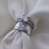 Срібна каблучка з великим каменем і метеликом