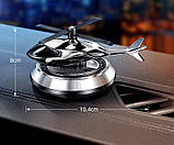 Ароматизатор освіжувач у машину на торпедо Вертоліт (золотистий) від сонячної енергії, фото 5